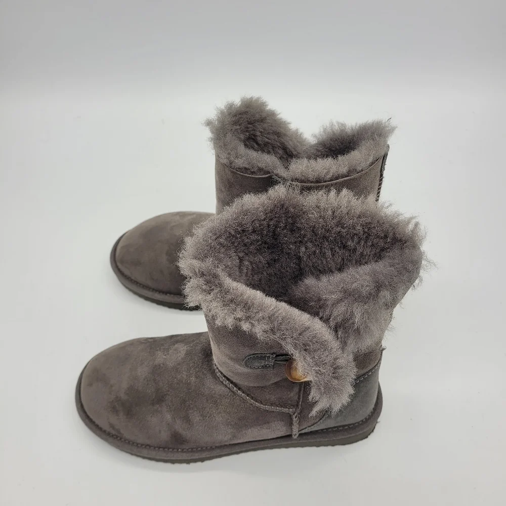 Cozie Steps Shoes Women's 6.5 Genuine Australian Sheepskin Toggle Short Boots
